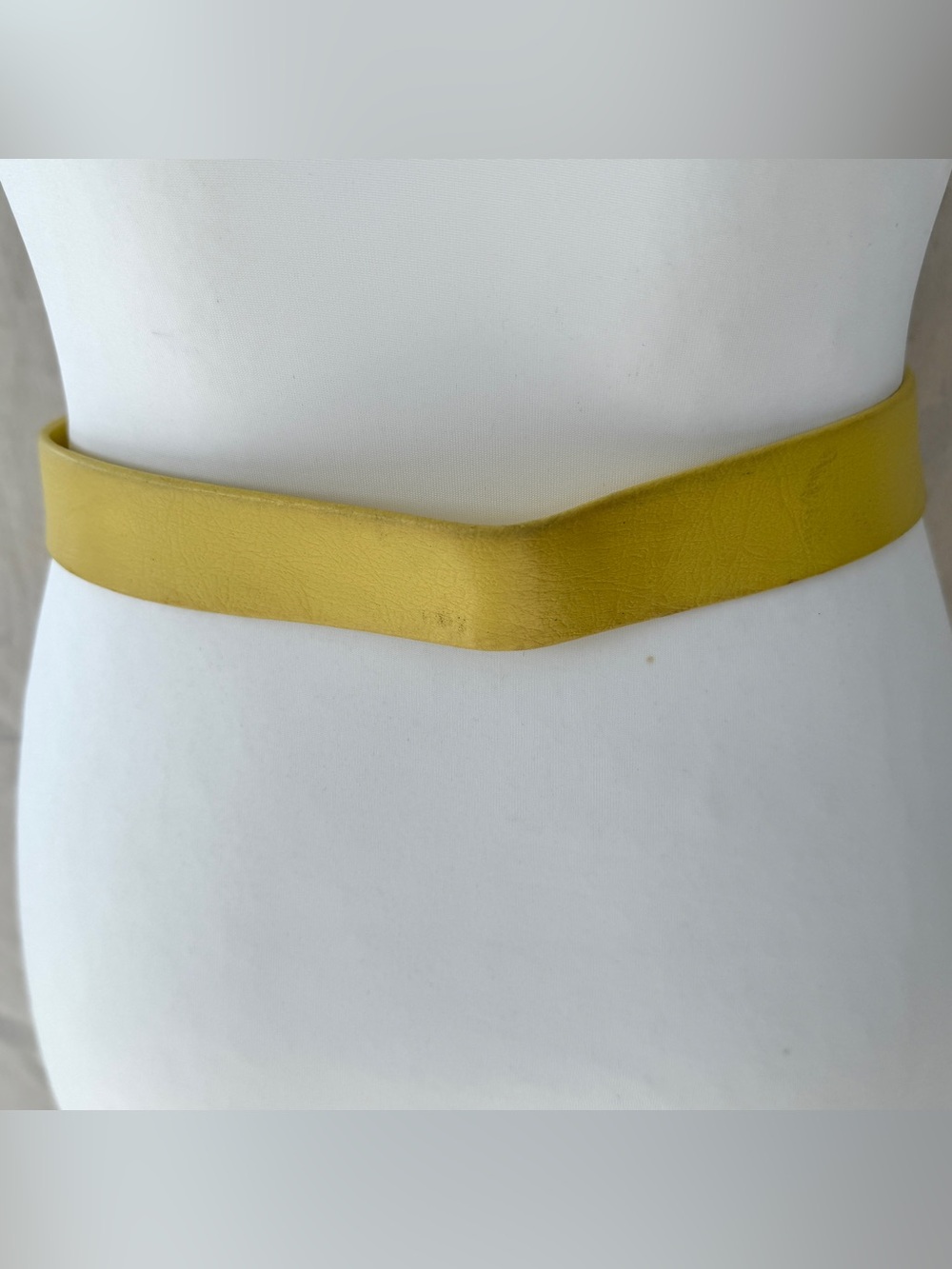 Vintage Yellow Leather Duck Gold Tone Belt Buckle Adjustable - Picture 5 of 7